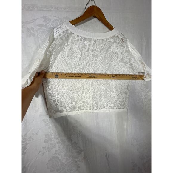 White Lace Crop Top Medium Roll Tab Sleeve - Picture 11 of 12
